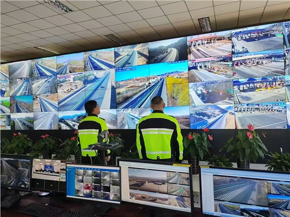 张石公司圆满完成清明节站口保通保畅任务